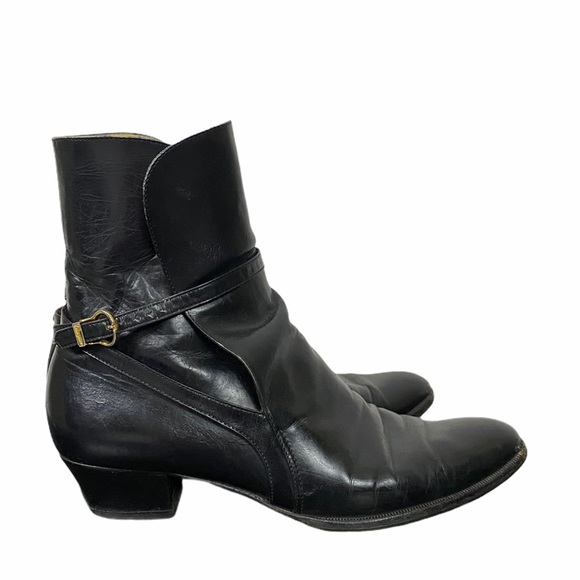 Salvatore Ferragamo heeled black boots gold buckle - Picture 5 of 12